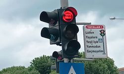 Samsun’un trafik lambaları ‘Özgür Filistin’ diye yanıyor