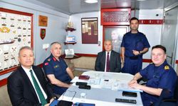 Vali Aziz Yıldırım, TCSG-83 Komutanlığında Asayiş Toplantısına Katıldı