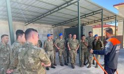 Bayburt’ta komandolara ‘Enkazda Arama ve Kurtarma’ eğitimi verilmeye başlandı