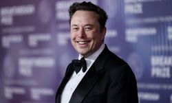 Elon Musk’tan 1 milyar dolarlık Tesla hamlesi: Hisseler yüzde 6’dan fazla yükseldi