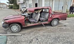 Samsun'da kamyon ile pikabın çarpıştığı kazada 2 kişi yaralandı