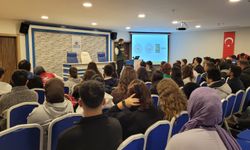 Samsun'da Yeşilay gençlere bağımlılıkla mücadele semineri düzenledi