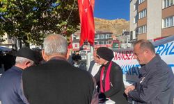 Bayburt’ta vatandaşlar ‘Erken Teşhis Hayat Kurtarır’ standında bilgilendiriliyor