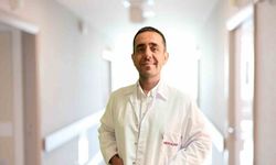 Opr. Dr. Hakan Peker: "Her 8 kadından 1’i meme kanseri riski altında"