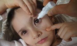 Çocuklarda Göz Damlası Nasıl Damlatılmalı? Uzmandan Altın Tavsiyeler