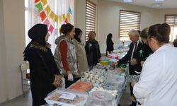 İlkokulda Muhtaç Öğrenciler Yararına Kermes