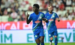 Jesurun Rak-Sakyi Fırtınası! Rizespor’un İngiliz Yıldızı Avrupa Basınında Manşet Oldu