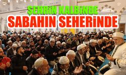Şehrin Kalbinde, Sabahın Seherinde! Vatandaş Namaza Akın Etti