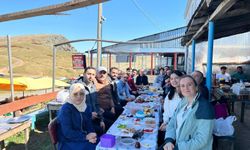 Sis Dağı’nda Sonbahar Büyüsü! Çay Evi Manzarasıyla Ruhları Dinlendiriyor