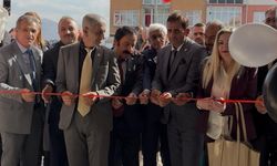 Adalet ve Çağrı Partisi Genel Başkanı Kadir Papağan, Kayseri İl Başkanlığı açılışında vatandaşlarla bir araya geldi