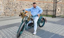 Samsunlu esnaf eski parçaları kullanarak elektrikli bisiklet yaptı
