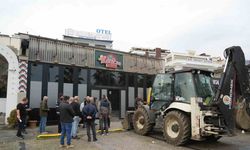 Samsun’da mahkeme kararı sonrası eğlence mekanının yıkımı başladı