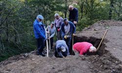 Şalpazarı’nda Örnek Dayanışma! Mahalle Halkı El Ele Verdi, Yollar Yeniden Yapıldı