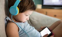 Teknoloji kullanımı riskleri artırıyor. Skolyoz vakalarında artış