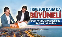 Ercan Hoca Kitap Günleri'nde okurları için imzaladı