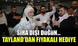 Sıra Dışı Düğün! Tayland'dan Canlı Tavuk ve Horoz Hediyesi