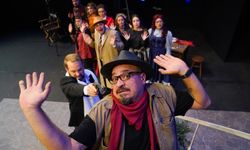 Trabzon DT’de Kahkaha Dolu Prömiyer: “Sessizlik! Kayıttayız!” Sahnede