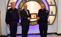 Trabzon Valisi’nden Albay Gurbet Keskin’e Veda ve Teşekkür Plaketi