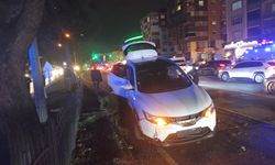 Üç aracın karıştığı kazada 2 kişi yaralandı