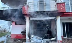 Yangın çıkan binada hasar oluştu