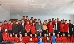 Akçaabat Belediye Başkanı Ekim, İbrahim Erdemoğlu Spor Lisesi öğrencileriyle buluştu