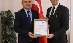 Bayburt'ta iki okula 'Mavi Yeşil Okul' etiketi verildi