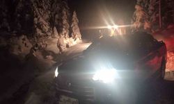 Yaylada mahsur kalan aileyi belediye ekipleri kurtardı