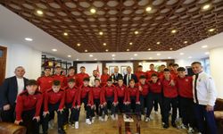 Akçaabatlı Öğrenciler Trabzon Birincisi! Başkan Ekim'e Ziyaret