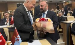 Ortahisar’ın Meclisinde Anlamlı Jest! Başkan Kaya’dan Övgü