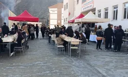 Artvin’de Gazze İçin Tek Yürek: Öğrenciler Kermeste Dayanışma Örneği Sergiledi