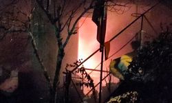 Yomra’da ev yangını: Alevler evi küle çevirdi