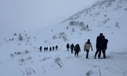 Artvin'de çığ altında kalan çobanı arama çalışmalarına ara verildi