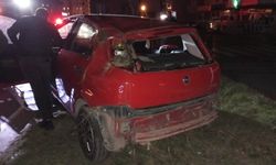 Samsun'da devrilen otomobildeki 2 kişi yaralandı