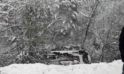 Gümüşhane'de ambulans dere yatağına yuvarlandı