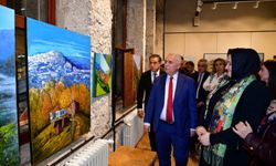 Trabzon Valisi Aziz Yıldırım, “Dağların Sesi” resim sergisini ziyaret etti. Karadeniz’in doğası tuvale yansıdı