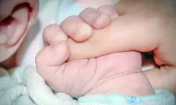 2025’te Doğan Bebek Sayısı 889 Bini Aştı: En Popüler İsimler Alya ve Alparslan