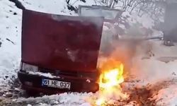 Çarşıbaşı’nda Seyir Halindeki Otomobil Alev Aldı: Aile Son Anda Kurtuldu