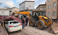 100 Km Hızla Gelen Felaket! Fırtına Çatıları Kağıt Gibi Uçurdu