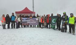 Artvin Atabarı Kayak Merkezi'nde sigaranın zararlarına dikkat çekildi