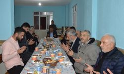 Mahalle sakinleri iftarda bir araya geldi