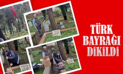 Toklu Mezarlığı’nda Vefa! Gazi Hüseyin Avni Aker’in Kabrine Türk Bayrağı Dikildi