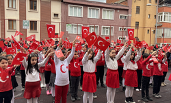 Doğu Karadeniz'de yarıyıl tatili sonrası ilk ders zili çaldı. Başarılar çocuklar!