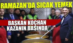 Ramazan'da Maçka'ya Sıcak Yemek! Başkan Koçhan Kazanın Başında