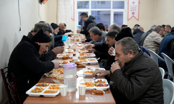 Yoldan geçen herkese açık sofra! Geçit Köyü’nde 18 yıllık iftar geleneği