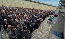 Sürmene genç Selahattin Demir’i gözyaşlarıyla uğurladı