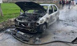 Seyir Halinde Alev Aldı! Samsun'da Otomobil Kullanılamaz Hale Geldi...