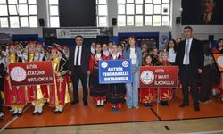 Artvin'de Okullar Arası Halk Oyunları İl Birinciliği Yarışması düzenlendi