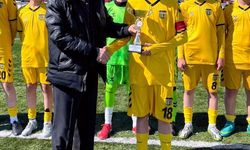 Bayburt Özel İdare Spor U15'de şampiyon oldu