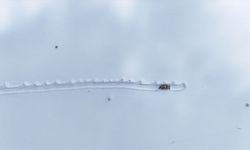 Bayburt'ta karın 2 metreye ulaştığı köylerde yol açma çalışmaları sürüyor