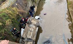 Giresun'da dereye devrilen hafif ticari araçtaki 3 kişi öldü, 2 kişi yaralandı